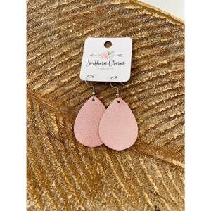 NEW SAGE & CLARE women's leather earrings in light pink